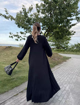 Amanda maxi klänning med ballongärm