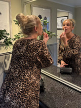 Amanda leo maxiklänning med ballongärm