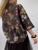 BERA BLOMMÖNSTRAD BLUS I TENCEL