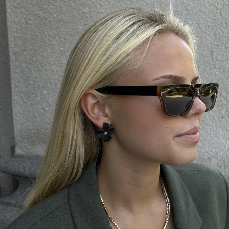 Örhänge Lilly flower