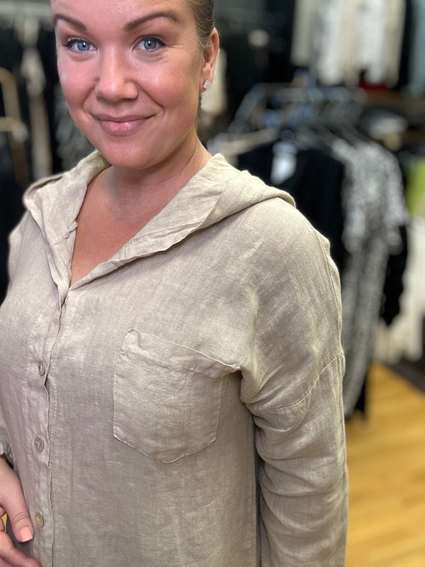 Linneklänning med huva